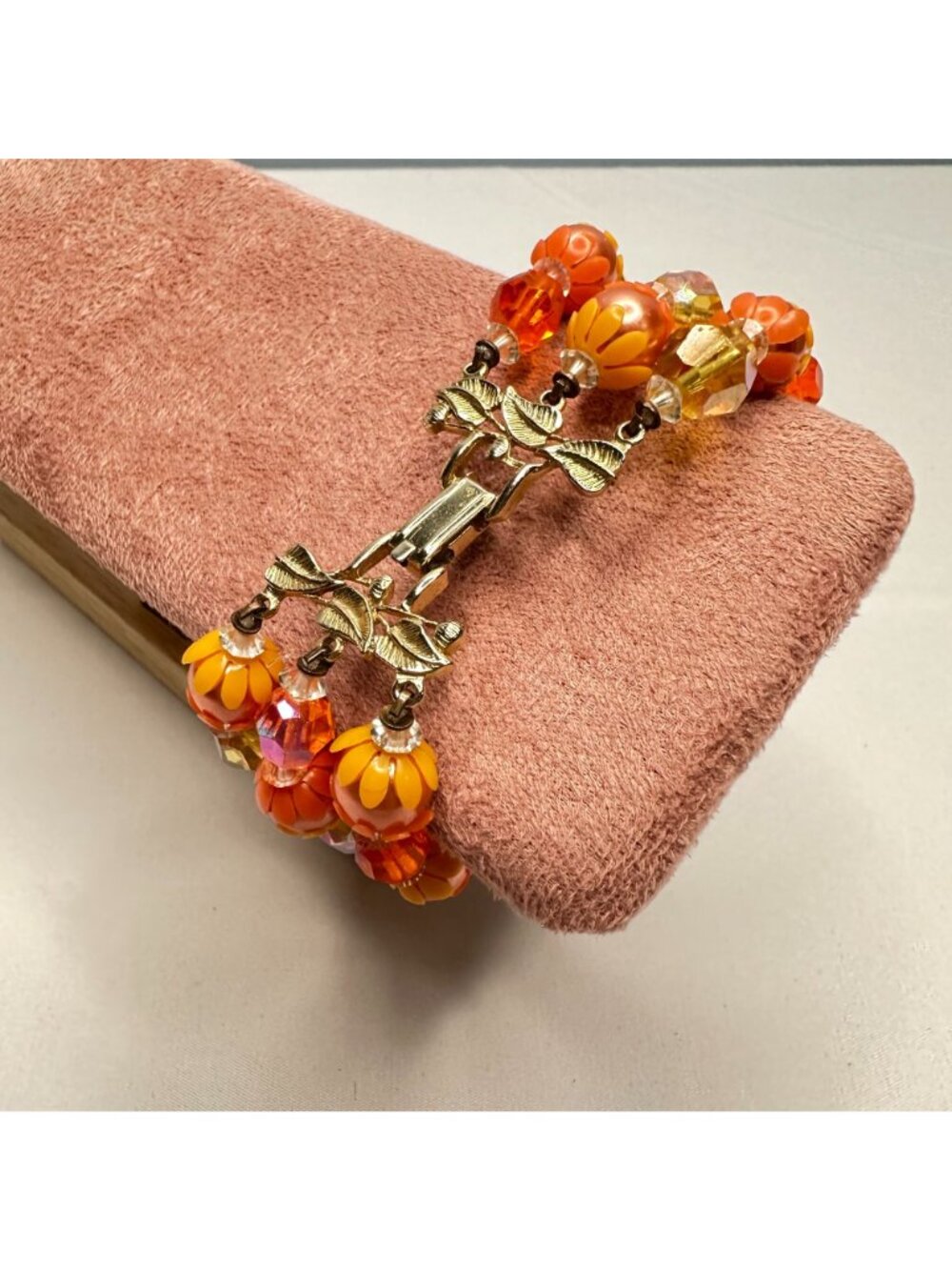 Vintage 1960s Three-Strand Lucite Bead Bracelet Mod Orange & Yellow Flower Retro - Picture 3 of 12
